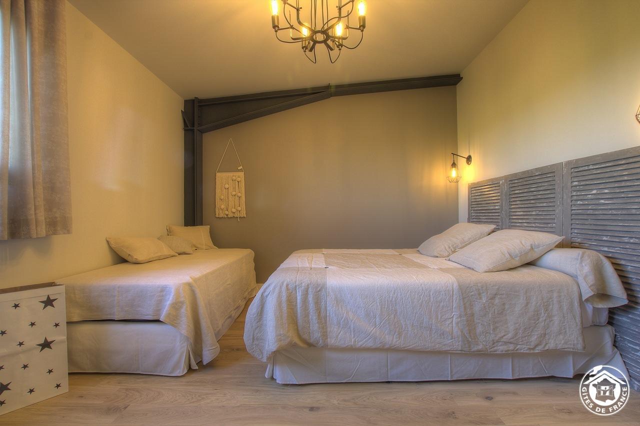 Hotel L'esprit TK à Civrieux Extérieur photo