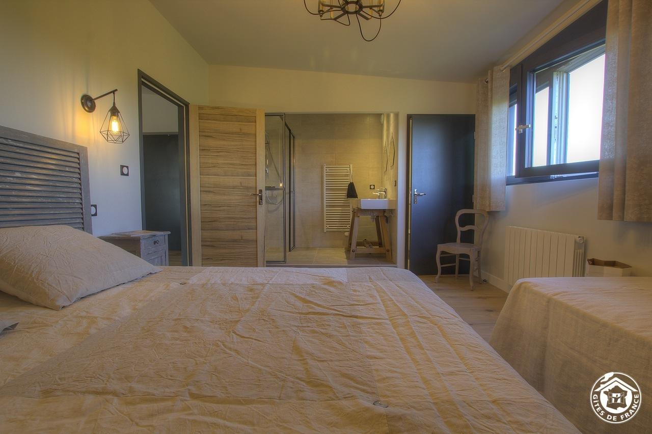 Hotel L'esprit TK à Civrieux Extérieur photo